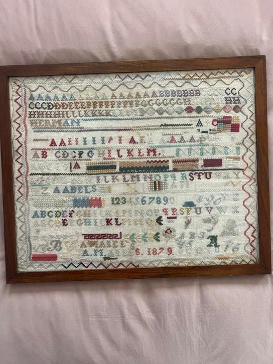 Antieke Merklap - Handgeborduurd uit 1879, Ophalen of Verzenden, Gebruikt, Handborduren, Overige typen