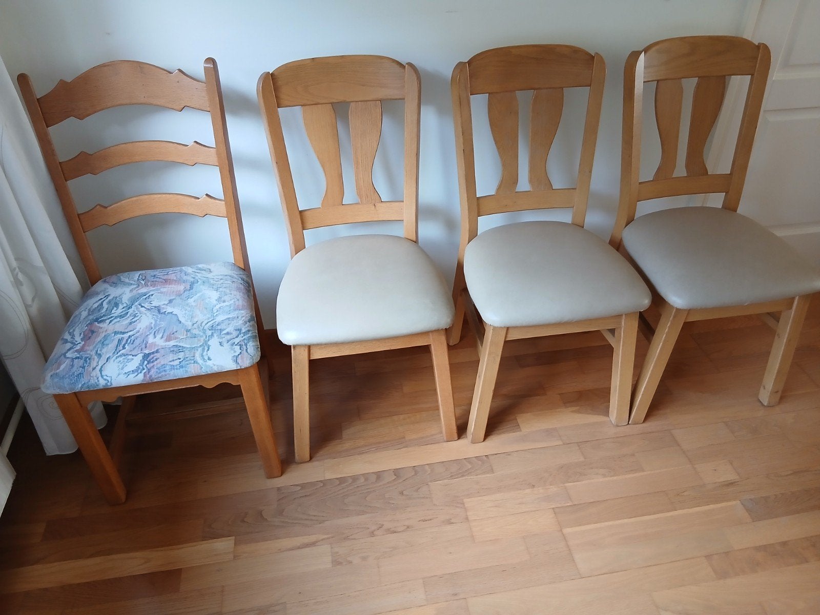 4 eettafel stoelen, Ophalen, Vier