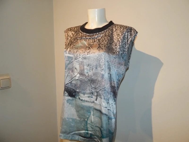 Marccain top zijde voorkant in print zwaan New York N5 42, Kleding | Dames, T-shirts, Verzenden, Maat 42/44 (L), Korte mouw, Grijs
