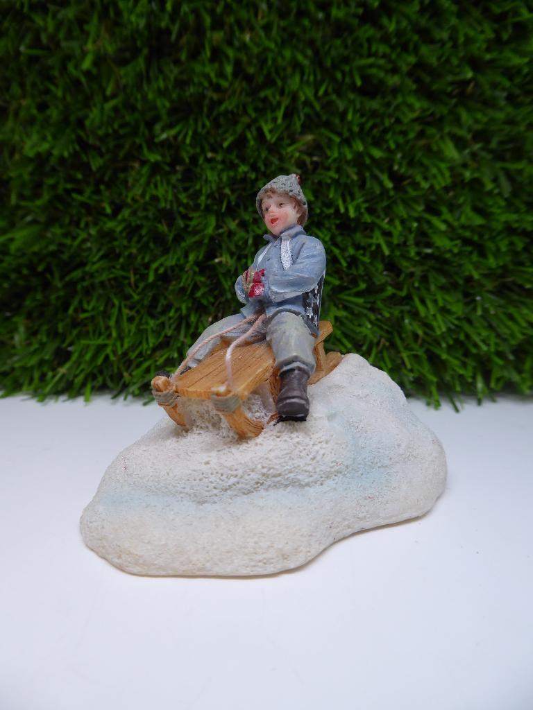Retired Luville Item - Child has snowfun - Ik ruim op, Ophalen of Verzenden, Zo goed als nieuw
