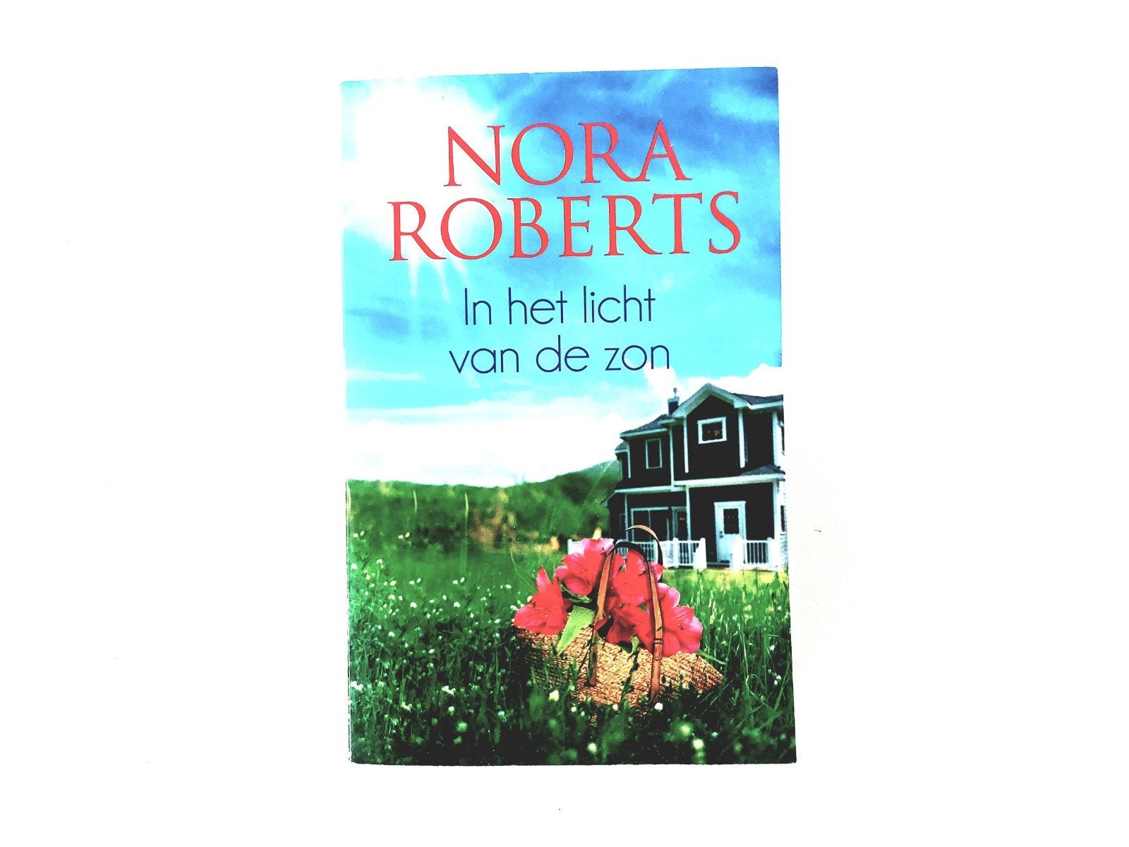 Nora Roberts - In het licht van de Zon (2 verhalen in 1), Ophalen of Verzenden, Zo goed als nieuw, Nora Roberts