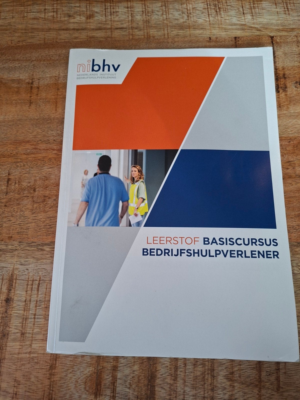 NIBHV Leerboek Basistraining Bedrijfshulpverlener (BHV), Gelezen, NIBHV, Ophalen of Verzenden, Gamma