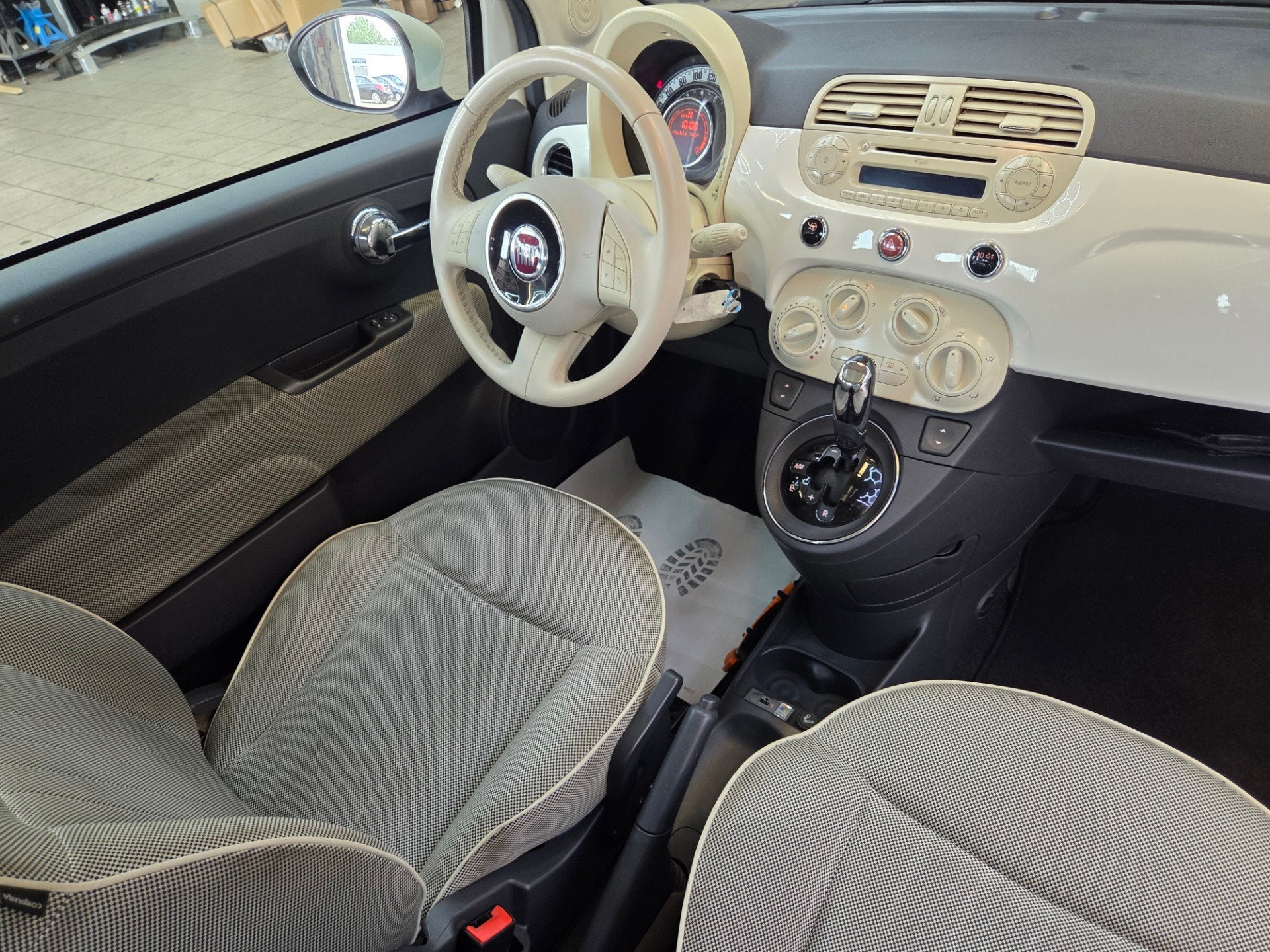 Fiat 500 1.2 Lounge/AUTOMAAT/PANO/NAP, Auto's, Fiat, Gebruikt, 1242 cc, 4 cilinders, Wit
