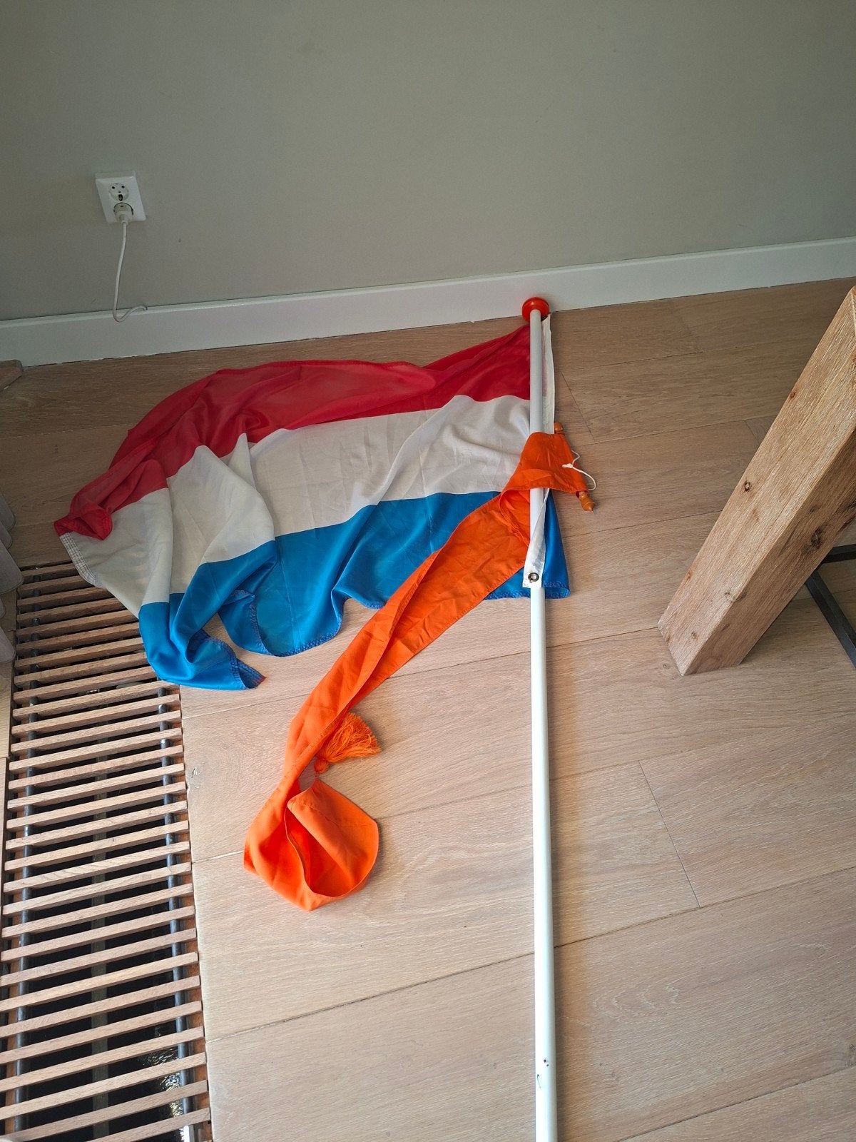 Vlag met vlaggenstok en wimpel, Diversen, Vlaggen en Wimpels, Ophalen