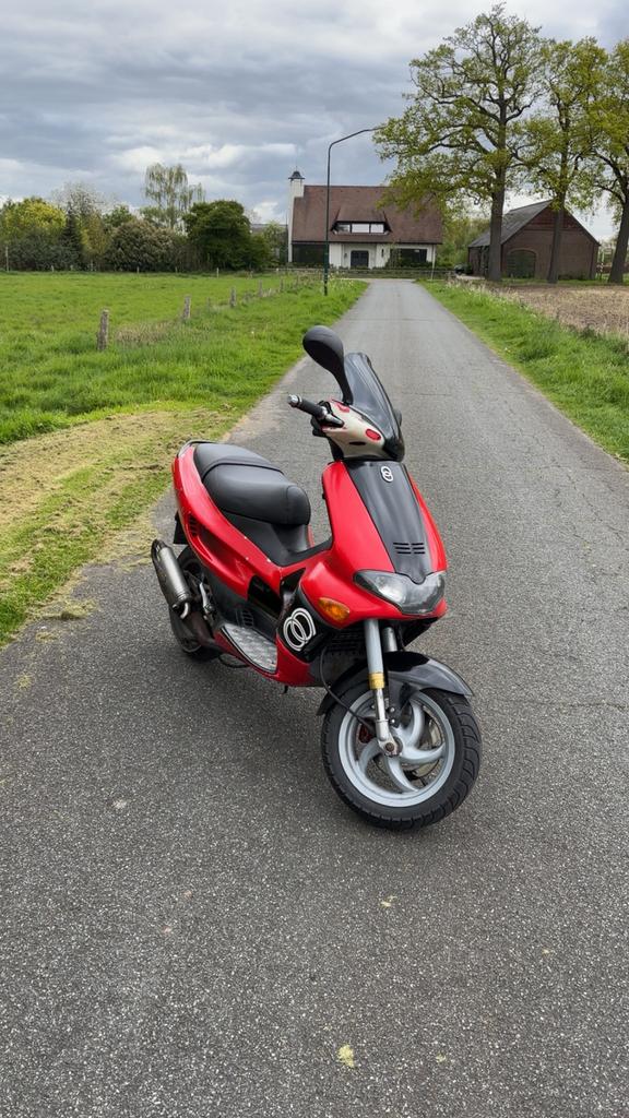 Waarde peiling!!! Gilera runner 70cc vers, Fietsen en Brommers, Scooters | Piaggio, Ophalen, Gebruikt, Overige modellen, Maximaal 45 km/u