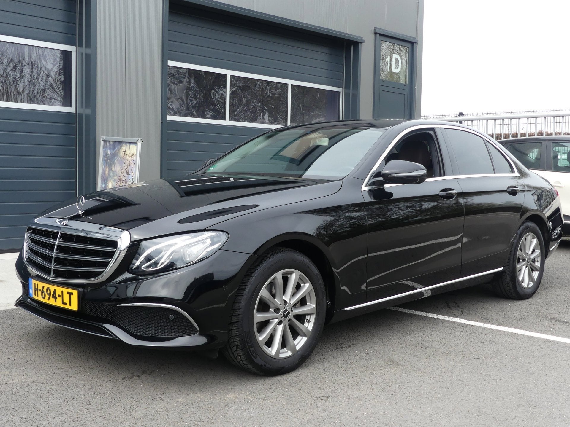 Mercedes-Benz E-klasse 200 d Automaat / Navigatie / Xenon /, Auto's, Automaat, Dealer onderhouden, Achterwielaandrijving, Gebruikt