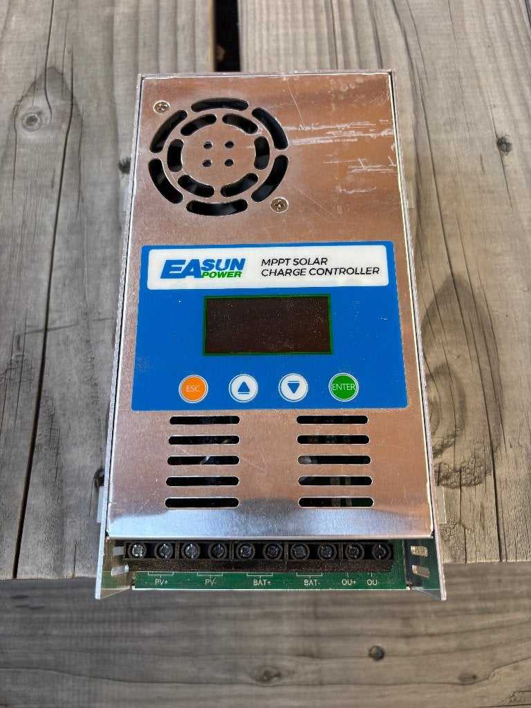 12v lader voor zonnepanelen boot of camper, Ophalen, Gebruikt, Overige typen