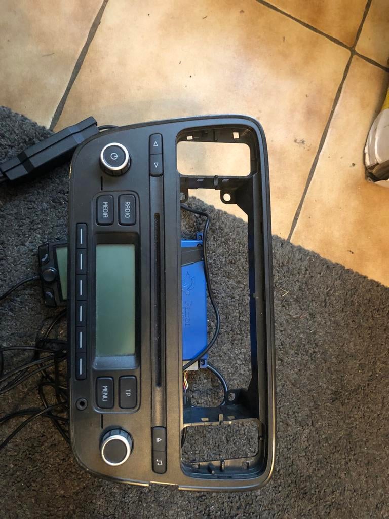 VW Radio-CD speler - Scolari +bluetoot -set  voor tel, Ophalen, Gebruikt