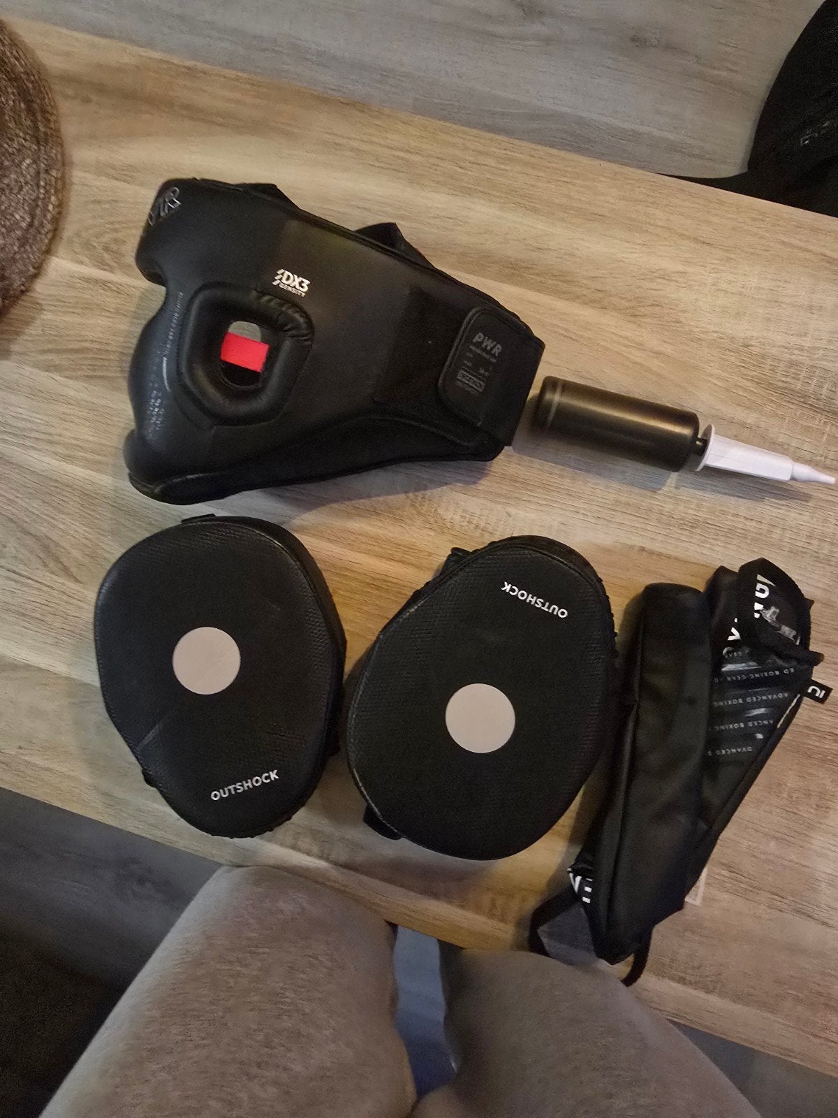 Bokspads (2 soorten) en Hoofdbescherming, Sport en Fitness, Ophalen of Verzenden, Gebruikt, Boksbeschermers