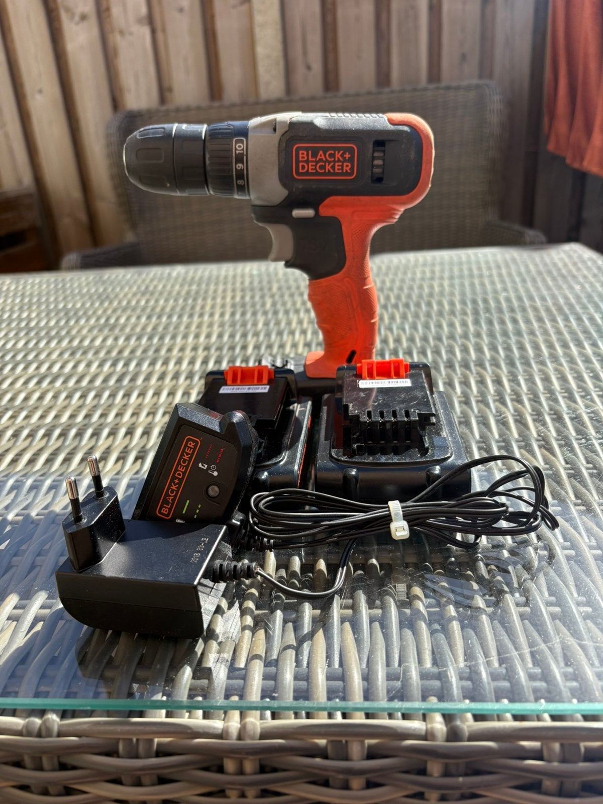 Accuboormachine Black en Decker, 600 watt of meer, Variabele snelheid, Ophalen of Verzenden, Zo goed als nieuw