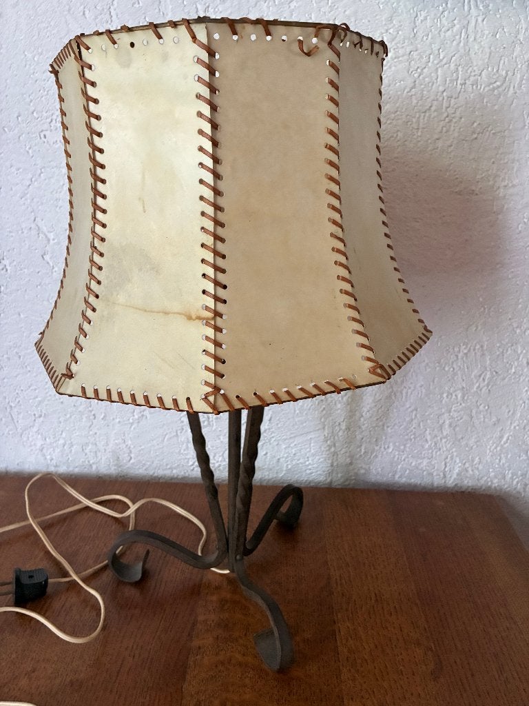 Vintage tafellamp lamp metalen voet varkensblaas kap, Antiek en Kunst, Antiek | Lampen, Ophalen