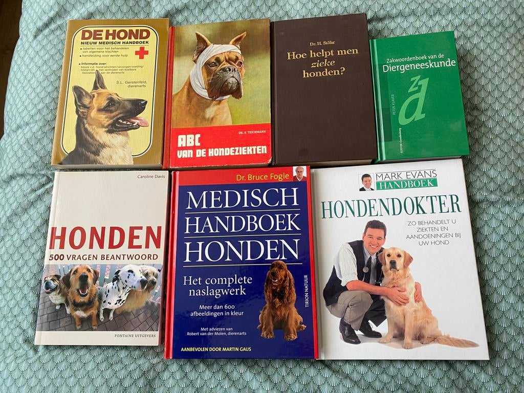 7 medische hondenboeken, Ophalen of Verzenden, Zo goed als nieuw, Paarden of Pony's