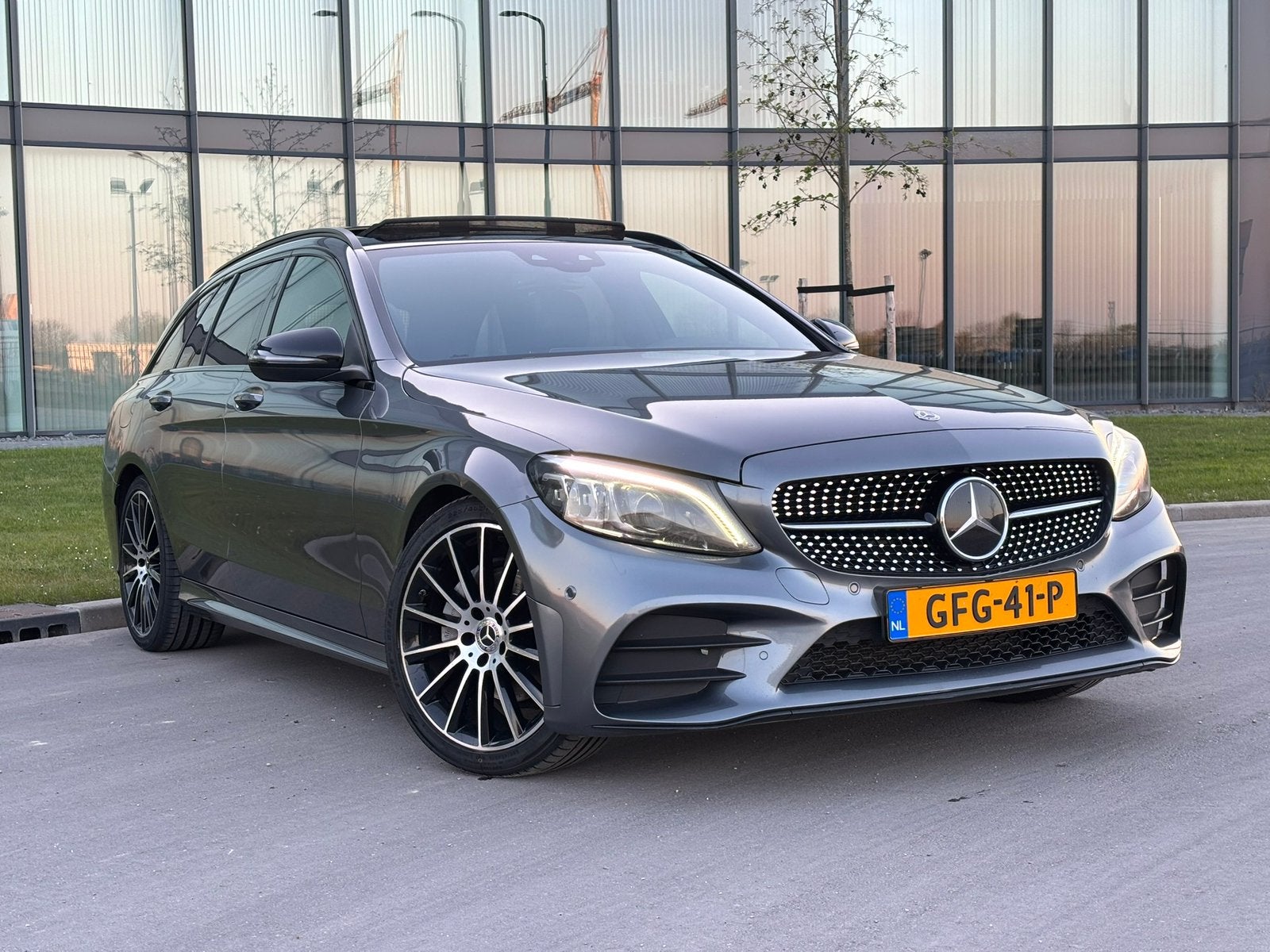 Mercedes-Benz AMG FULL OPTION C220 PANO MULTIBEAM DIGITAL, Automaat, Achterwielaandrijving, 1800 kg, 4 cilinders