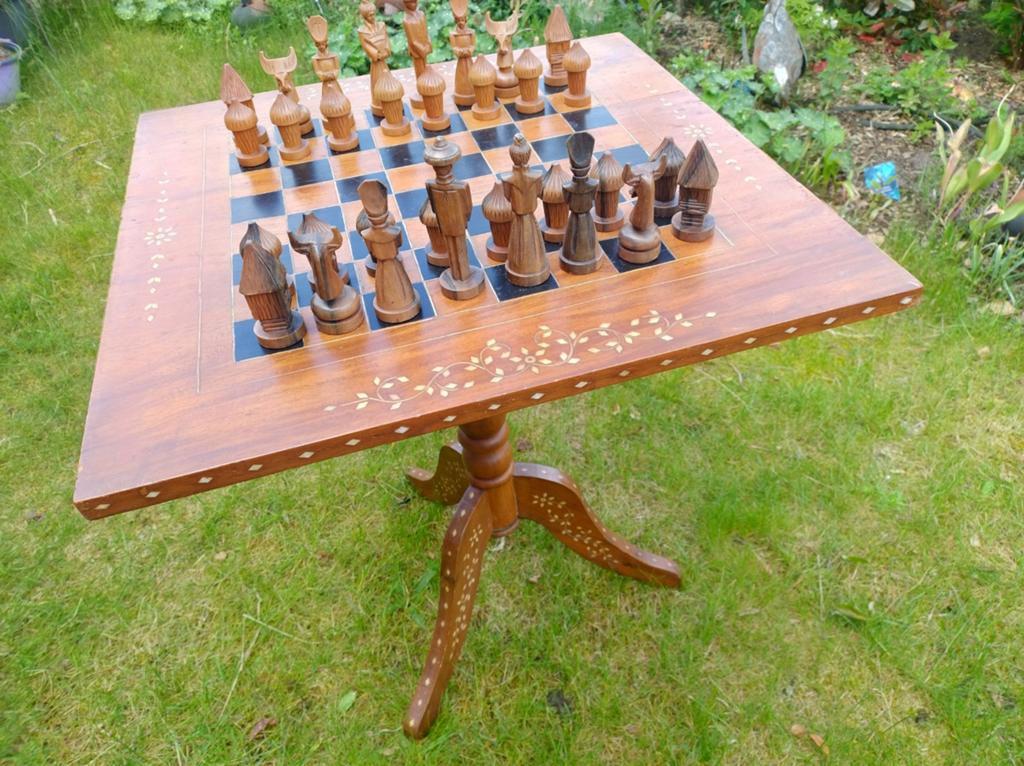 Sierlijk handgemaakt houten schaakspel met tafel, Een of twee spelers, Ophalen, Gebruikt