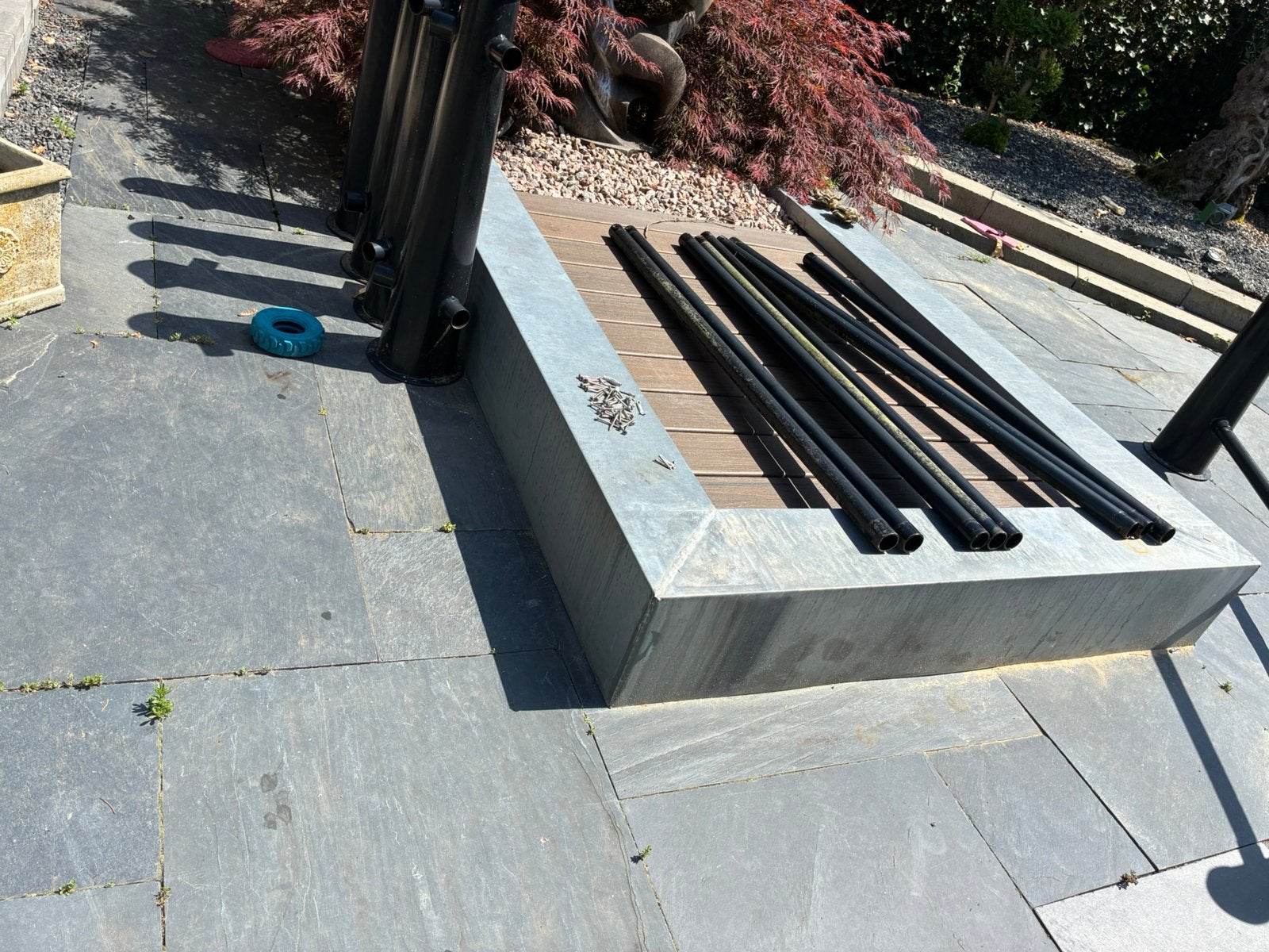 Zinken vijver met pomp, stenen beeld waar water uitkomt, Tuin en Terras, Ophalen, Zo goed als nieuw