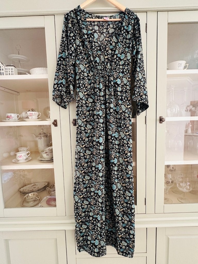 Maxi jurk zwart beige blauw bloem met zijde maat L nieuw, Kleding | Dames, Zwart, Maat 42/44 (L), Nieuw, Ophalen of Verzenden