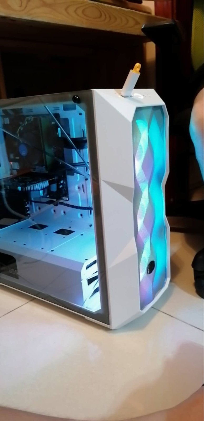 Gaming PC met RGB verlichting, Computers en Software, Ophalen, Zo goed als nieuw