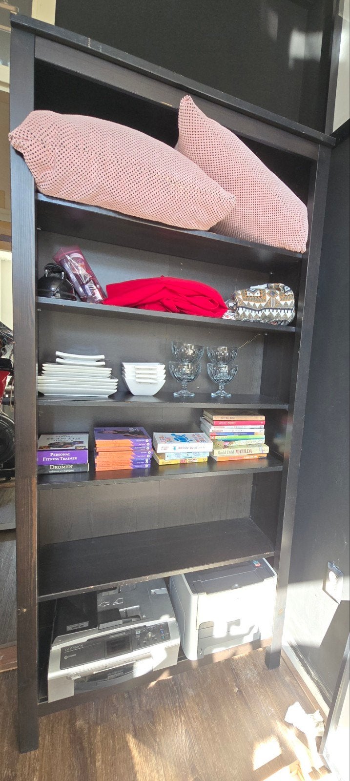 Hemnes boekenkast zwart/bruin 200x90x37cm, Huis en Inrichting, Ophalen