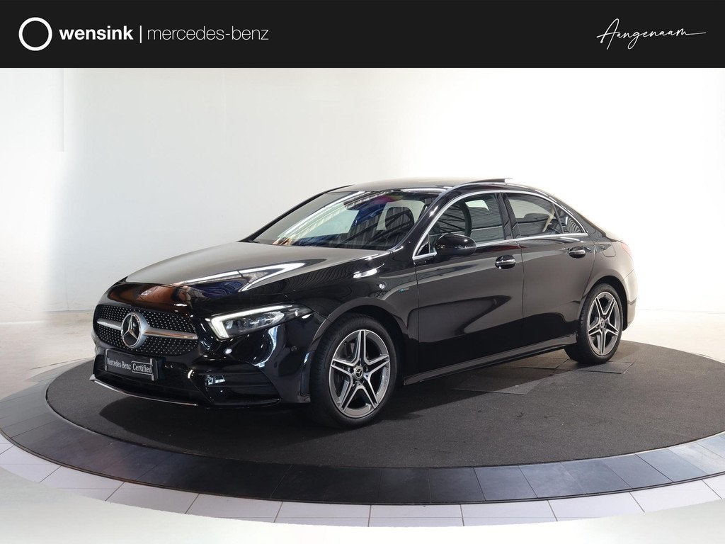 Mercedes-Benz A-klasse 250 e | Panoramadak | Memory | Keyles, Gebruikt, 4 cilinders, 16 kWh, Leder en Stof