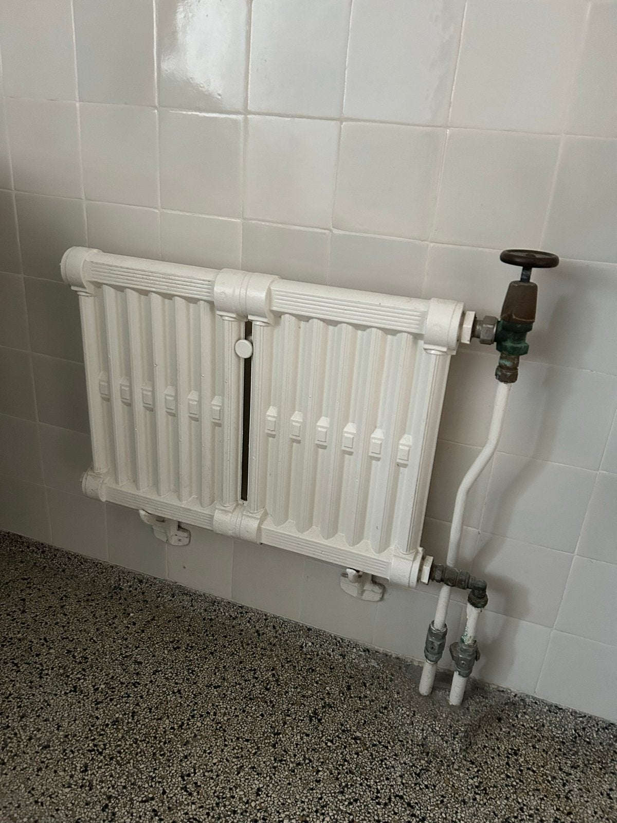 Antieke klassieke retro Braat radiator, wit uit Delft., Ophalen, 30 tot 80 cm, Radiator, 60 tot 150 cm