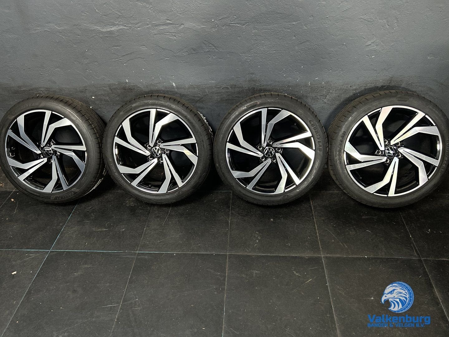 Nieuwe originele VW Caddy 18 inch zwarte velgen 5x112 zomerb, 18 inch, -, -, Banden en Velgen