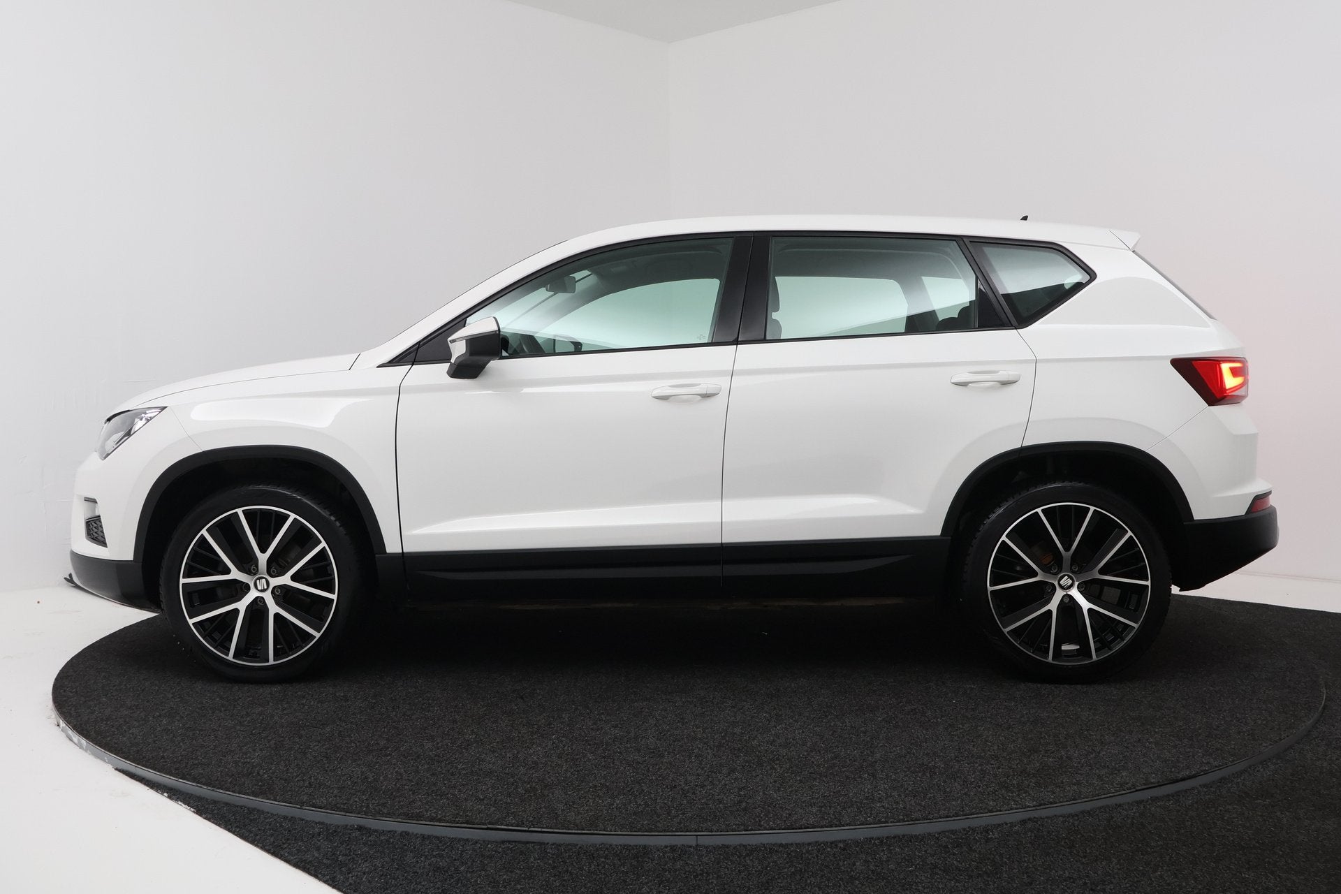 SEAT Ateca 1.4 EcoTSI Xcellence 4DRIVE (TREKHAAK, STOELVERWA, Auto's, 1360 kg, Verwarmde buitenspiegels, Gebruikt, 4 cilinders