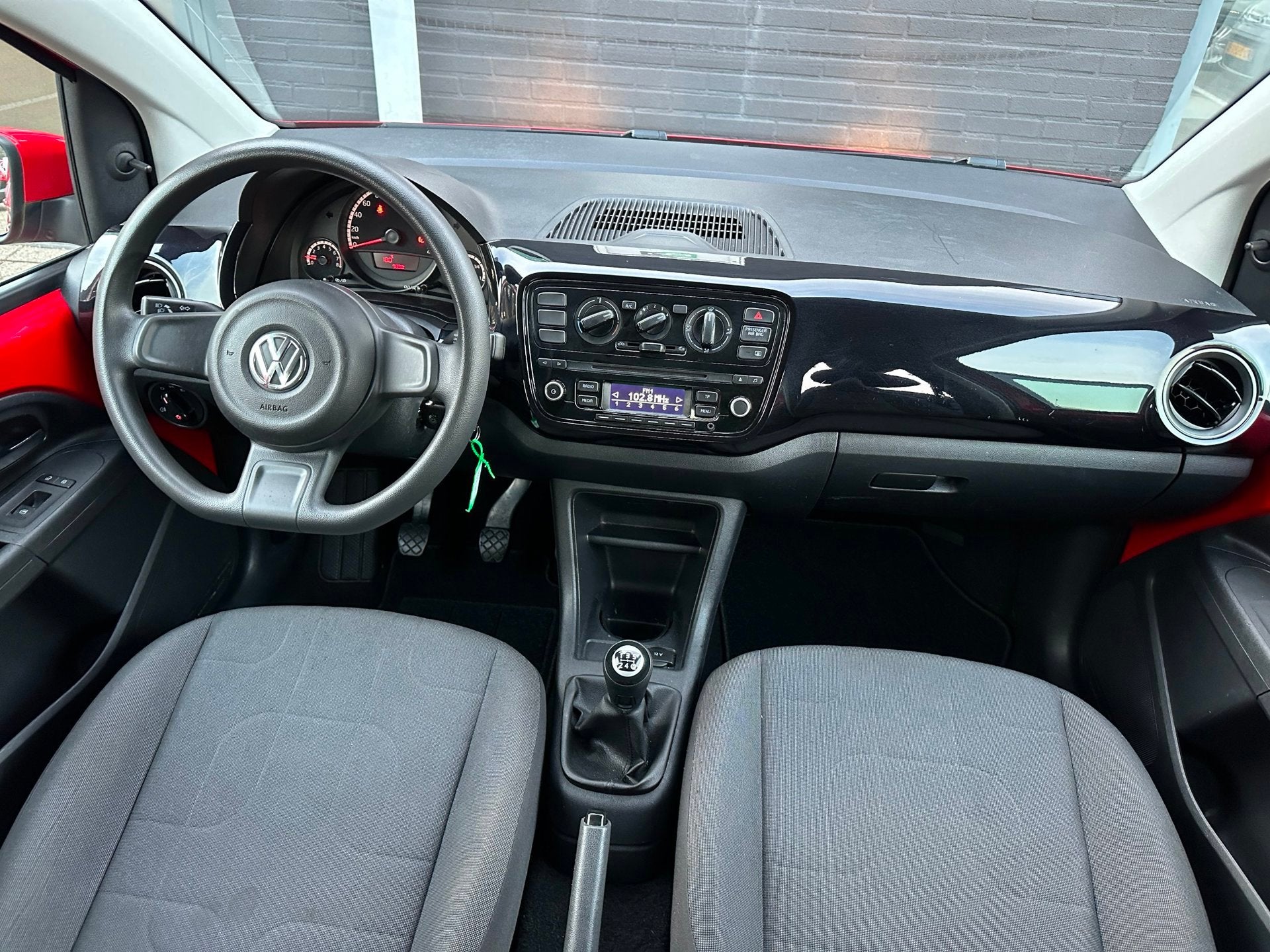 Volkswagen Up! 1.0 up! Edition BlueMotion/5-DRS/AIRCO/NETTE, Auto's, Voorwielaandrijving, Euro 5, Stof, Gebruikt