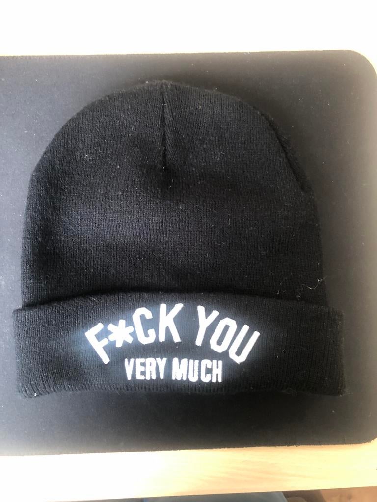 Zwarte Muts met 'F*CK YOU VERY MUCH' Opdruk, Ophalen, Zo goed als nieuw, Maat 38/40 (M), Muts