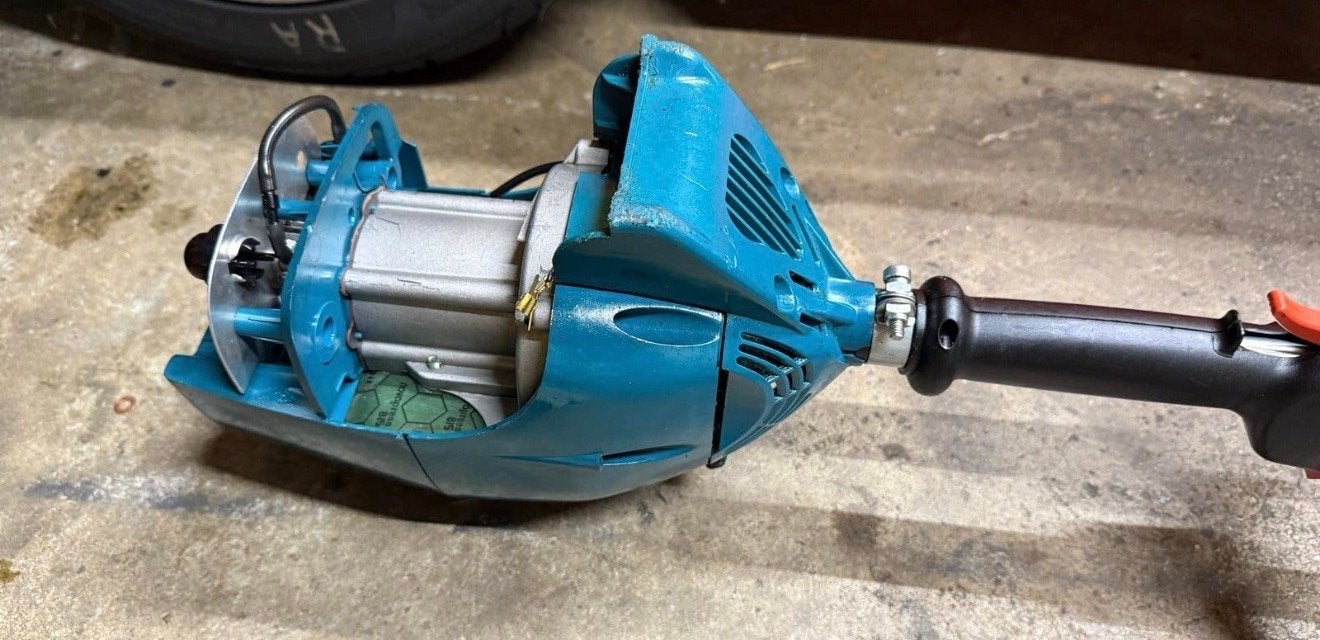 Makita Benzine Bosmaaier - Motor goed, tank lek, Ophalen, Gebruikt, 10 tot 30 cm, Benzine