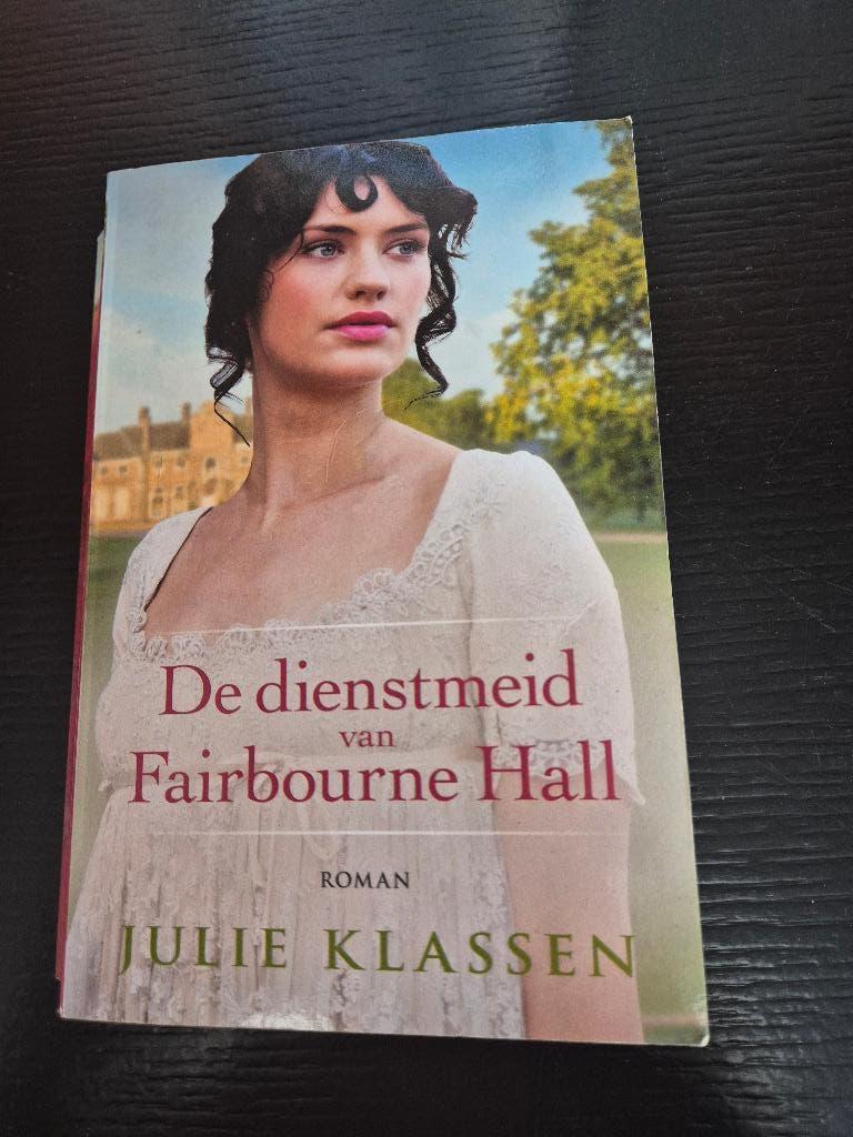 Boek Julie Klassen - De dienstmeid van Fairbourne hall, Ophalen of Verzenden, Zo goed als nieuw, Julie Klassen