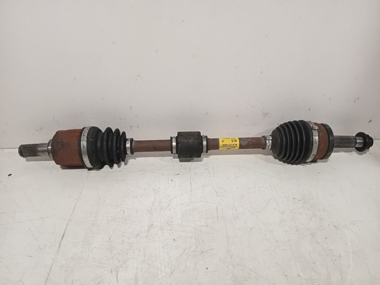 Aandrijfas links voor Hyundai Bayon, Onderdelen@venauto.nl, Van der Ven Autorecycling B.V., Gebruikt, Ettenseweg 76, 4706 PB Roosendaal, The Netherlands