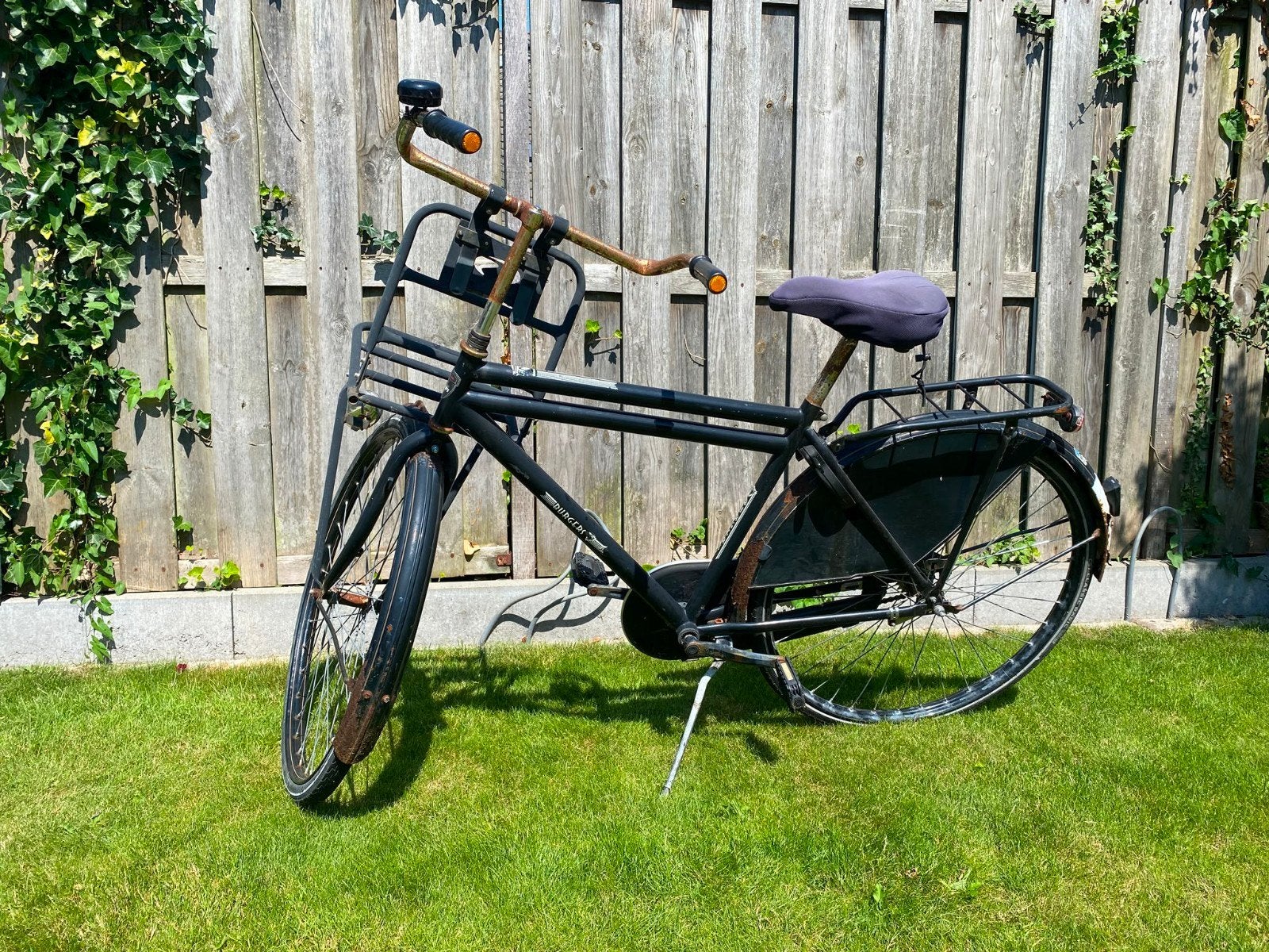 Degelijke zwarte heren transportfiets met voordrager, Fietsen en Brommers, Fietsen | Heren | Herenfietsen, Ophalen of Verzenden