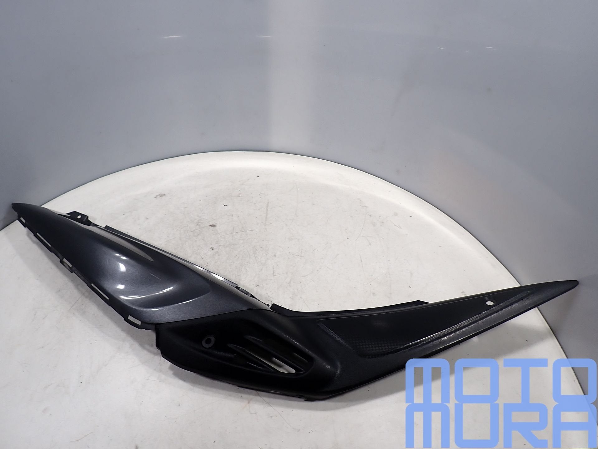Suzuki DL 650 V-strom 2013 - 2016 kuipdeel rechs tank achter, Motoren, Gebruikt, -, -, Ophalen of Verzenden