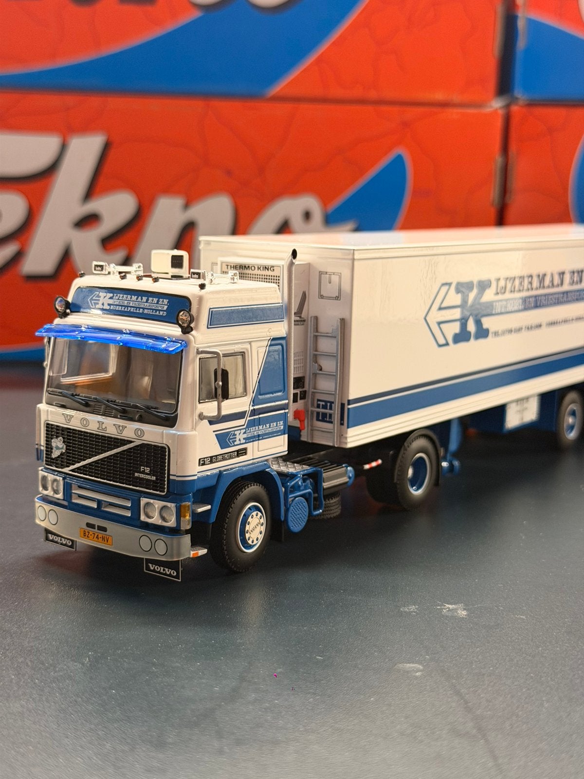 WSI Volvo F12 IJzerman en Zn., Ophalen of Verzenden, Nieuw, Bus of Vrachtwagen, Wsi
