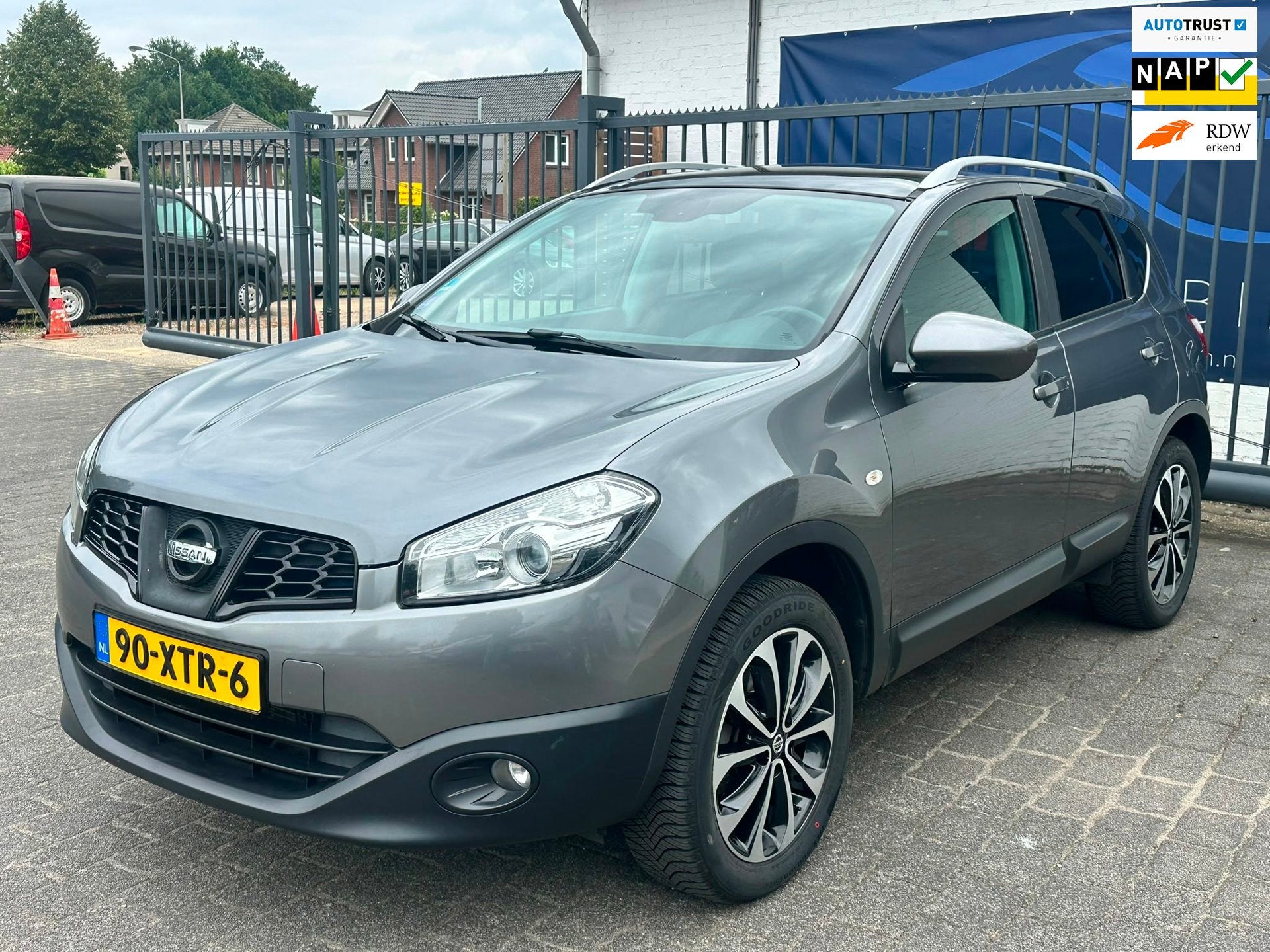 Nissan Qashqai 2.0 Connect Edition / NAVIGATIE / PANORAMADAK, Auto's, Nissan, Euro 5, Gebruikt, 4 cilinders, Automatische klimaatregeling