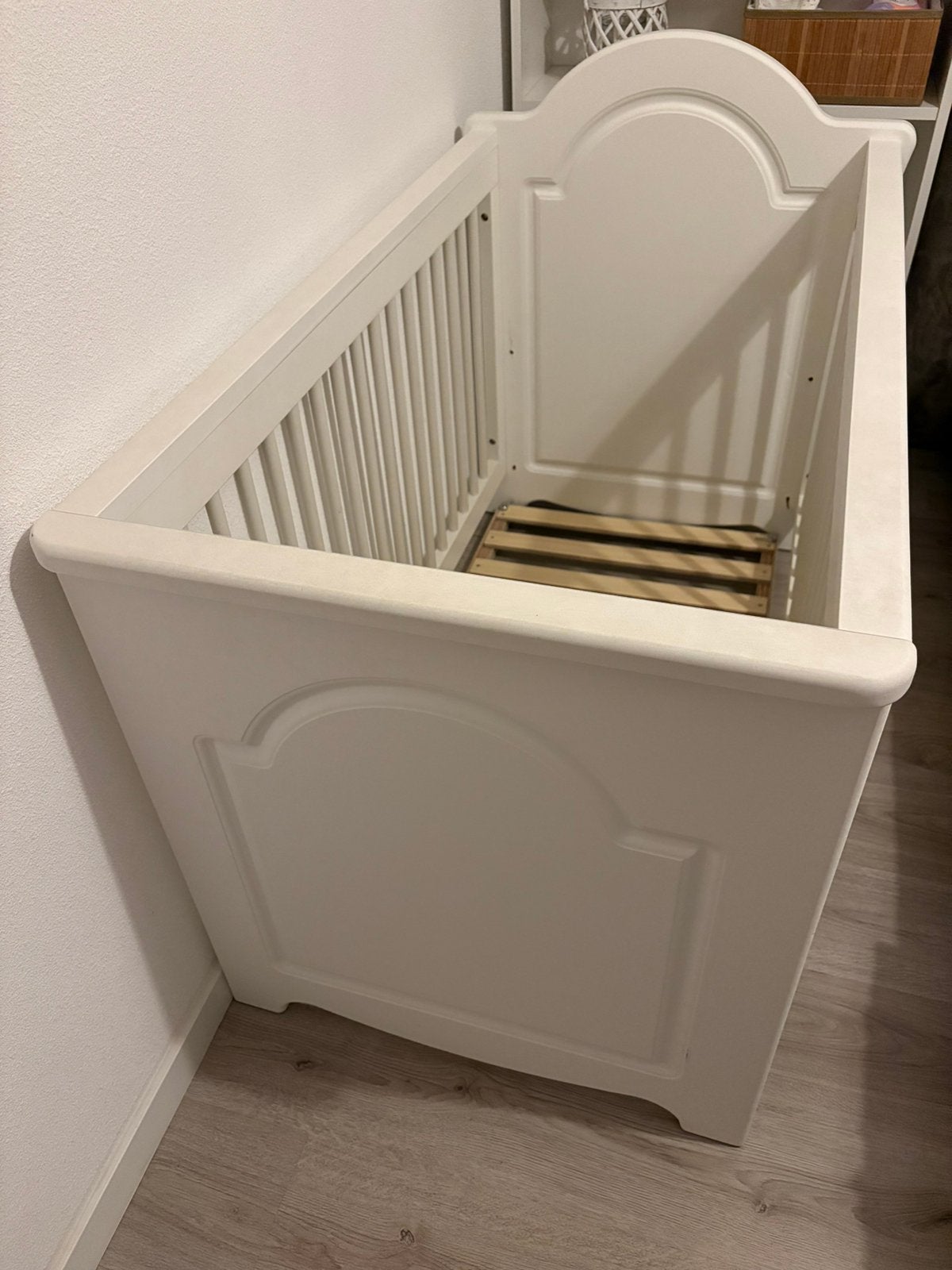 Ledikant en commode te koop!, Ophalen of Verzenden, Zo goed als nieuw, Jongetje of Meisje