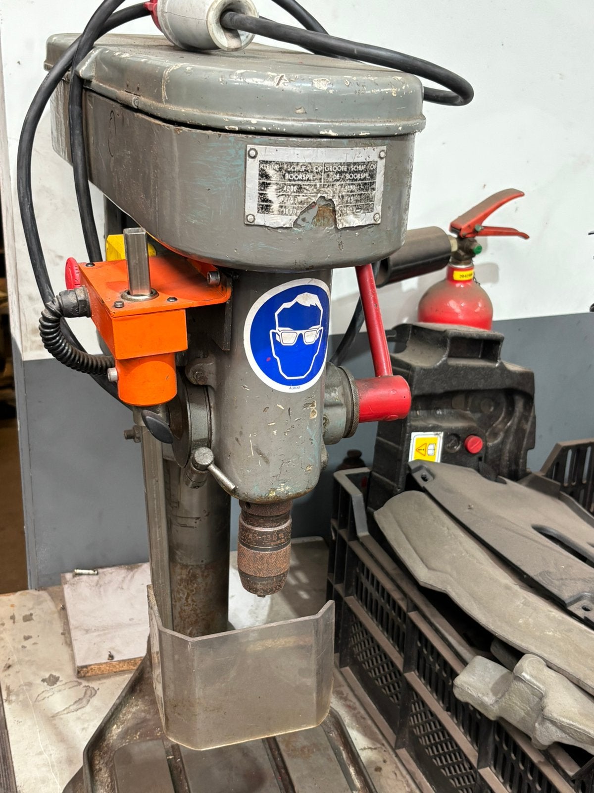 Kolomboor op krachtstroom, Ophalen, Zo goed als nieuw, Kolomboormachine