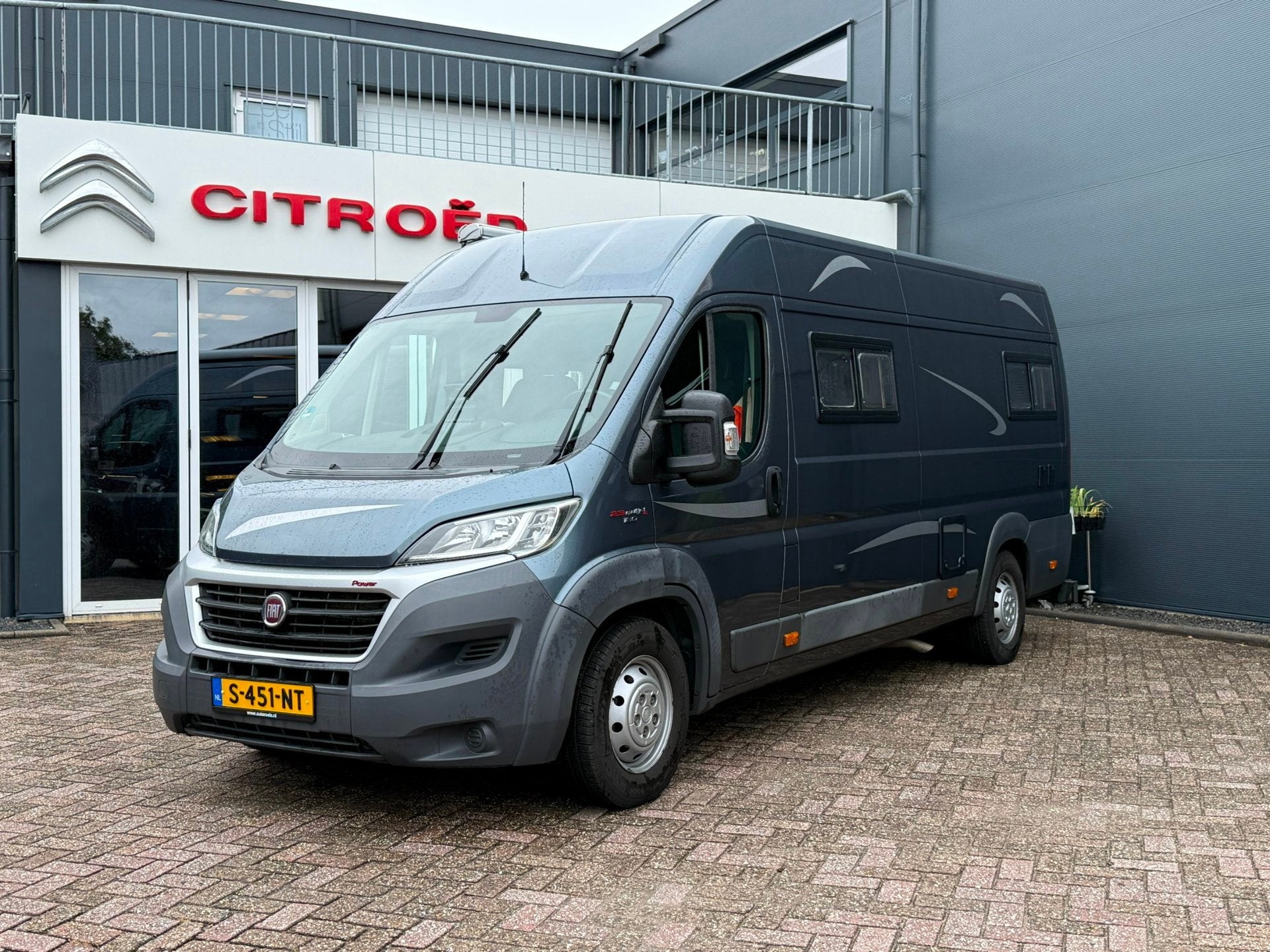 Fiat Ducato H2L4 Buscamper 2.3 JTD 177pk | Super mooi | Leng, Buscamper of Camperbus, 6 tot 7 meter, Navigatie, Luifel