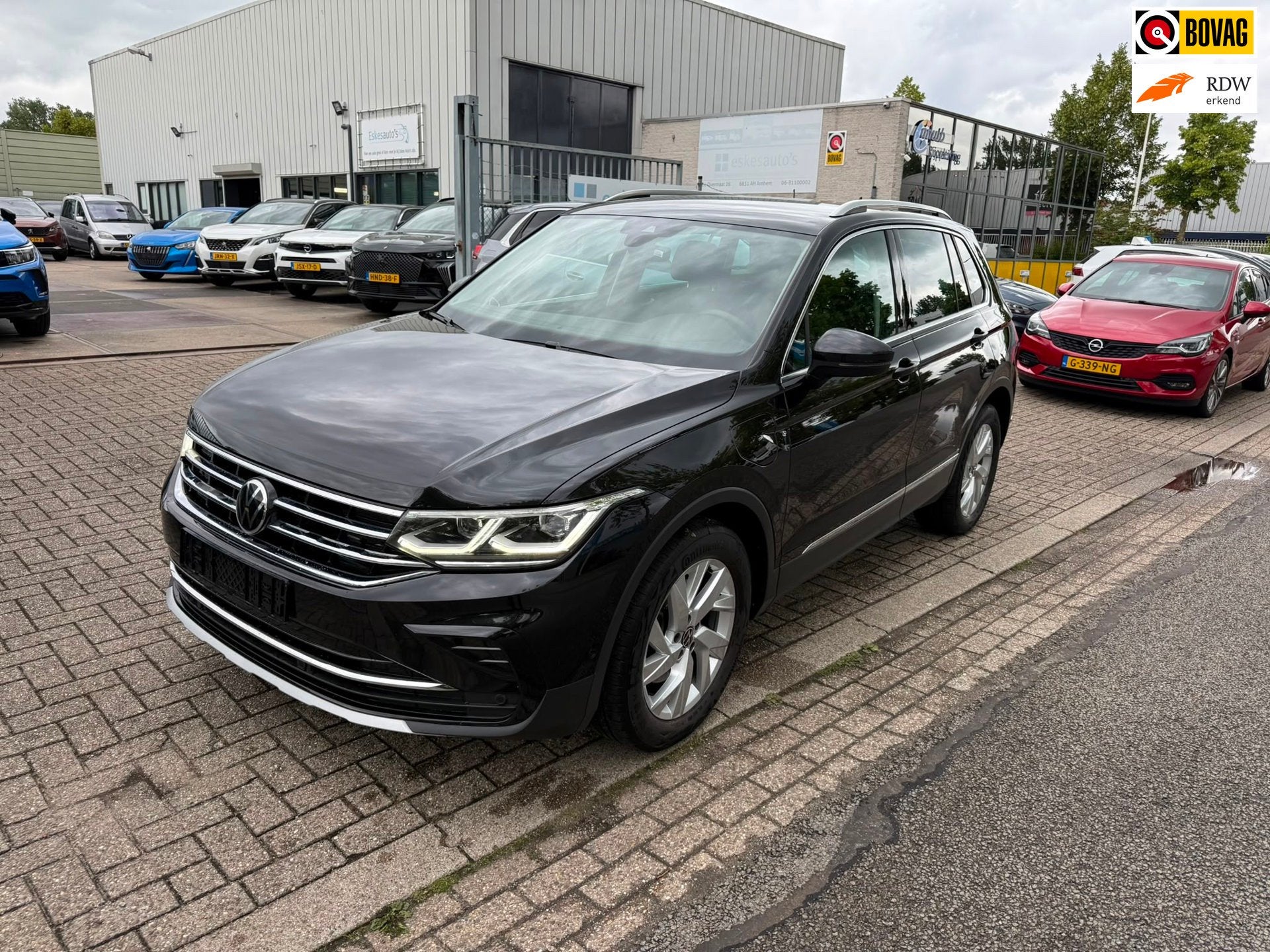 Volkswagen Tiguan 1.4 TSI eHybrid Business+ 245PK Automaat i, 4 cilinders, Alcantara, Zwart, Grijs