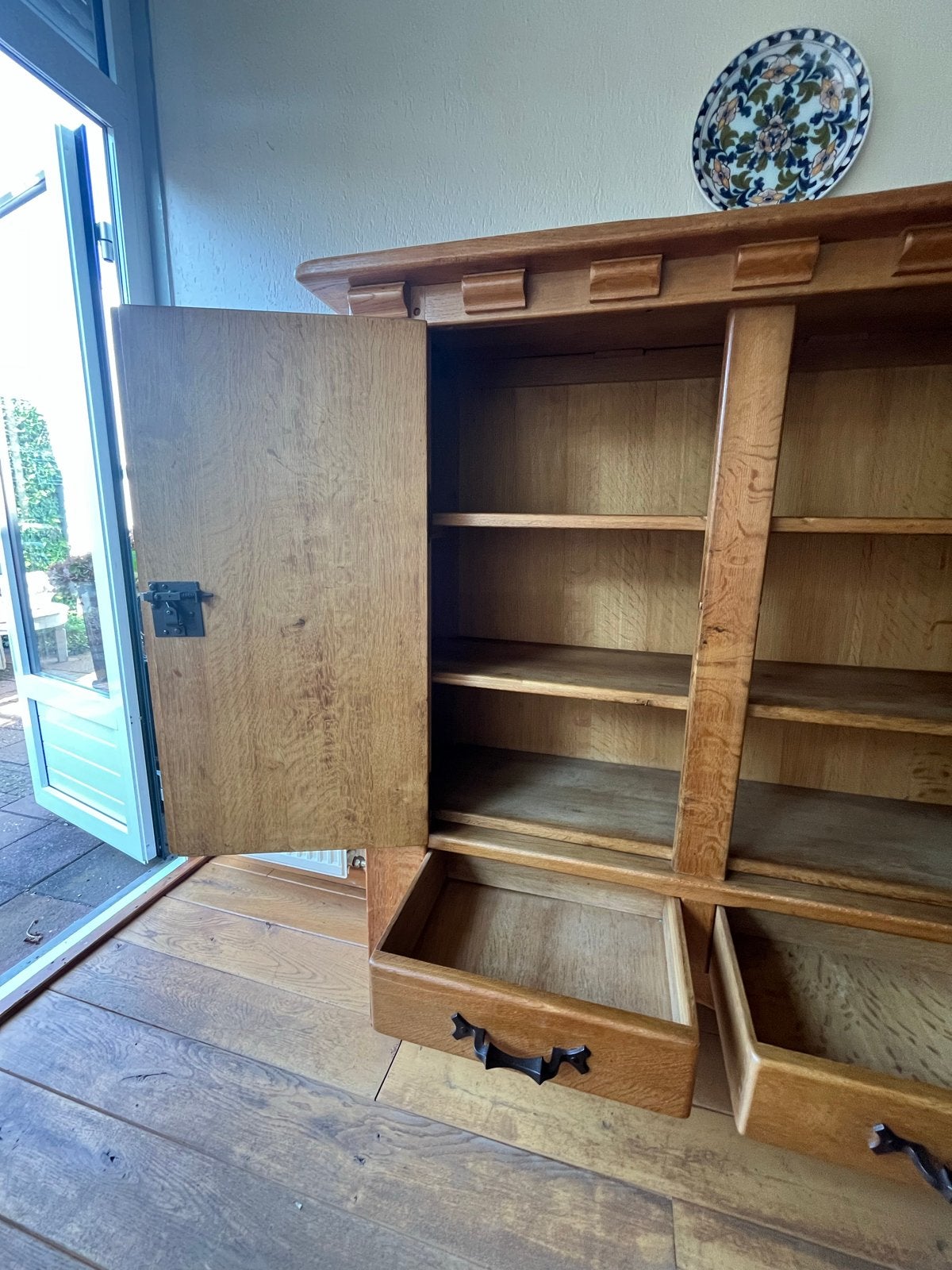 Antieke Eikenhouten Kast met Smeedijzeren Beslag, Antiek en Kunst, Antiek | Meubels | Kasten, Ophalen