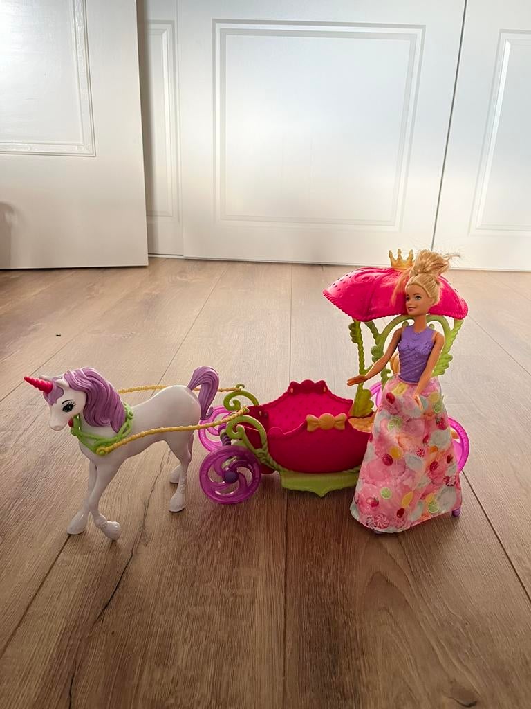 Barbie, koets met paard/eenhoorn, Kinderen en Baby's, Speelgoed | Poppen, Ophalen, Gebruikt, Barbie