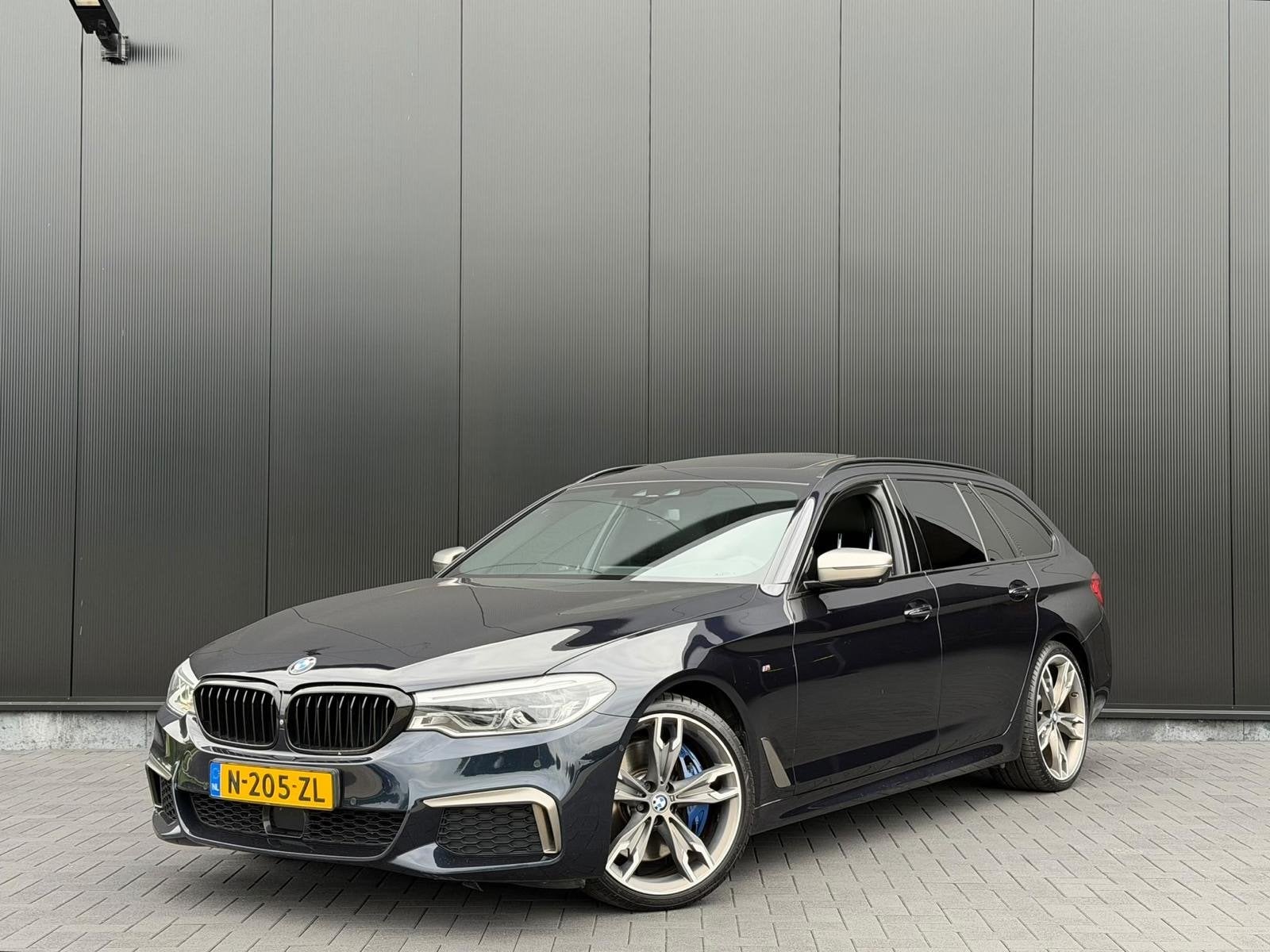 BMW 5 Serie Touring M550d xDrive High Executive M-sport Harm, Automaat, 15 km/l, Gebruikt, Euro 6
