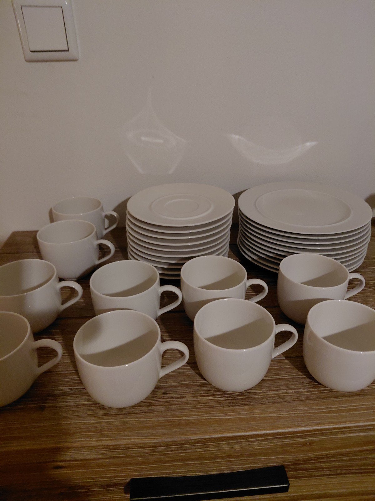 Alessi Ettore Sottsass servies: puntgaaf, Overige merken, Ophalen of Verzenden, Zo goed als nieuw, Bord(en)