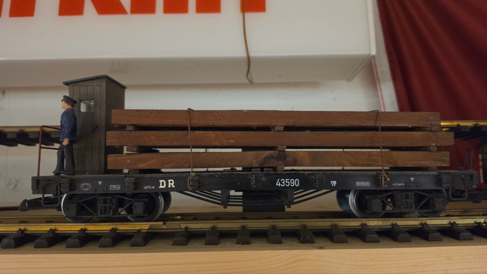 lgb dubbel asser met lading en poppetje, Hobby en Vrije tijd, Modeltreinen | Overige schalen, Gebruikt, Gelijkstroom, Wagon, Ophalen of Verzenden