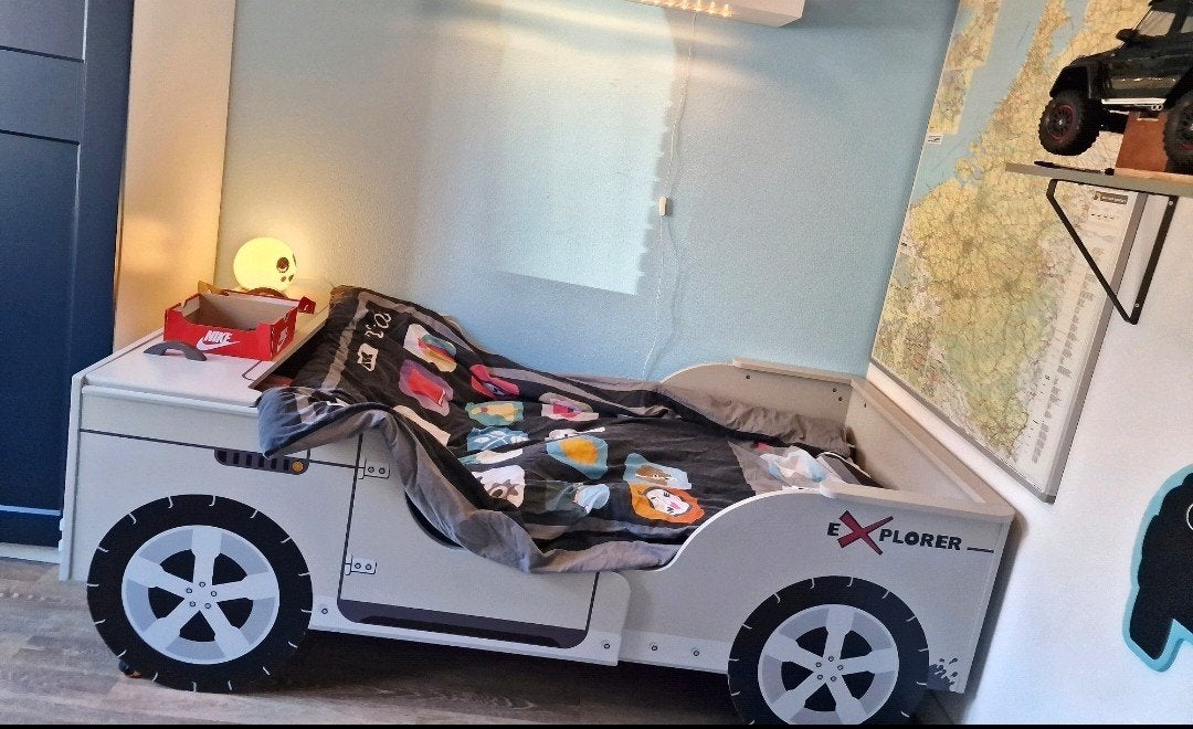 Leuke Jeep kinderbed (Safari) uitvoering 90x200cm, Ophalen, Zo goed als nieuw, Jongetje of Meisje