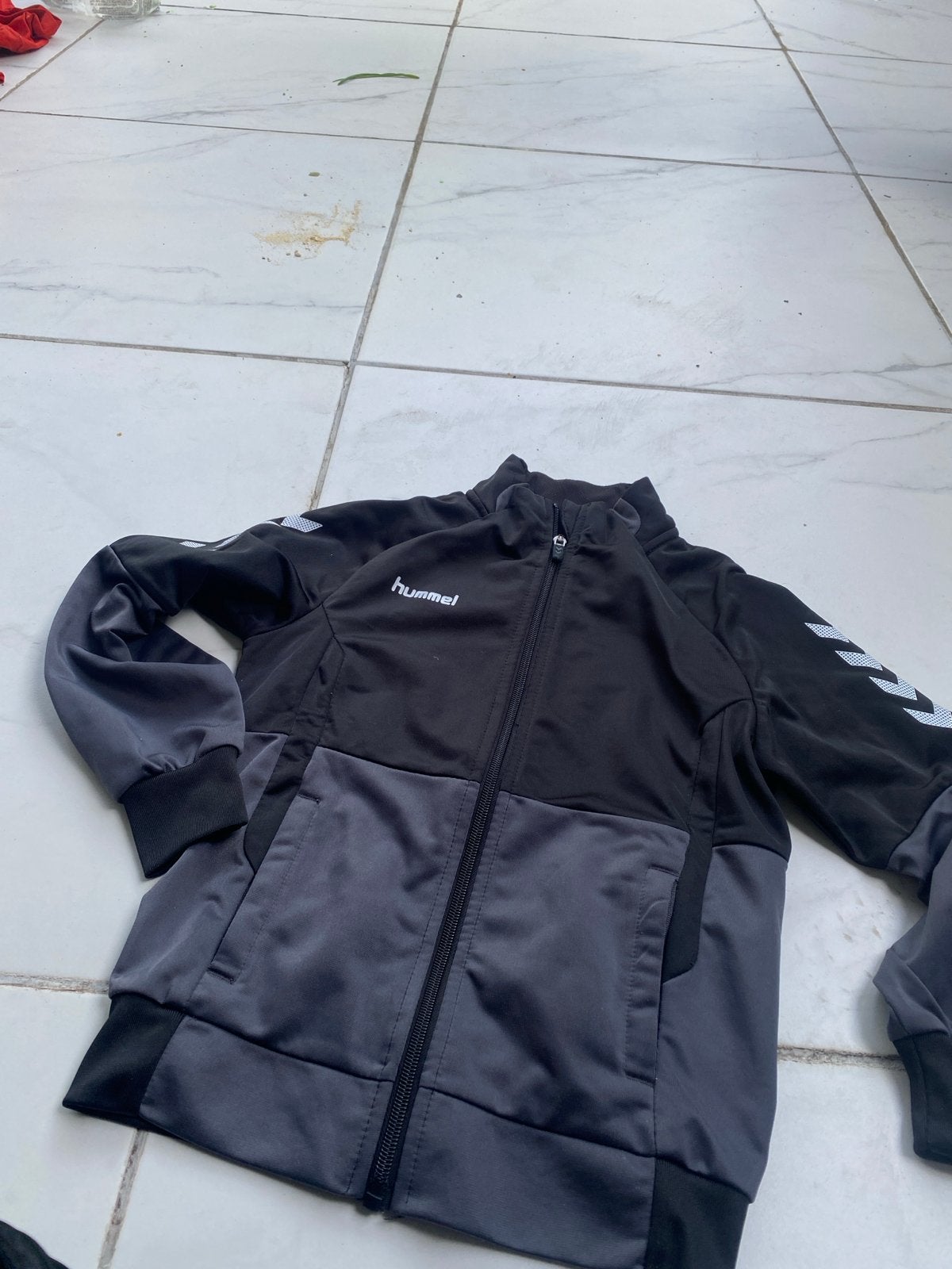 Hummel trainingsjasje maat 128, Ophalen, Gebruikt, Jongen of Meisje, Jas
