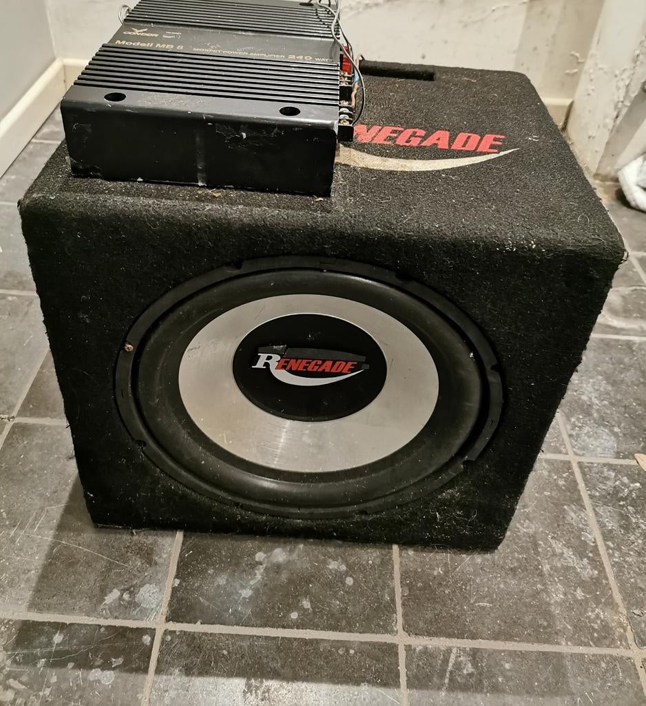 Renegade Subwoofer met Versterker, Overige merken, Ophalen of Verzenden, 120 watt of meer, Gebruikt