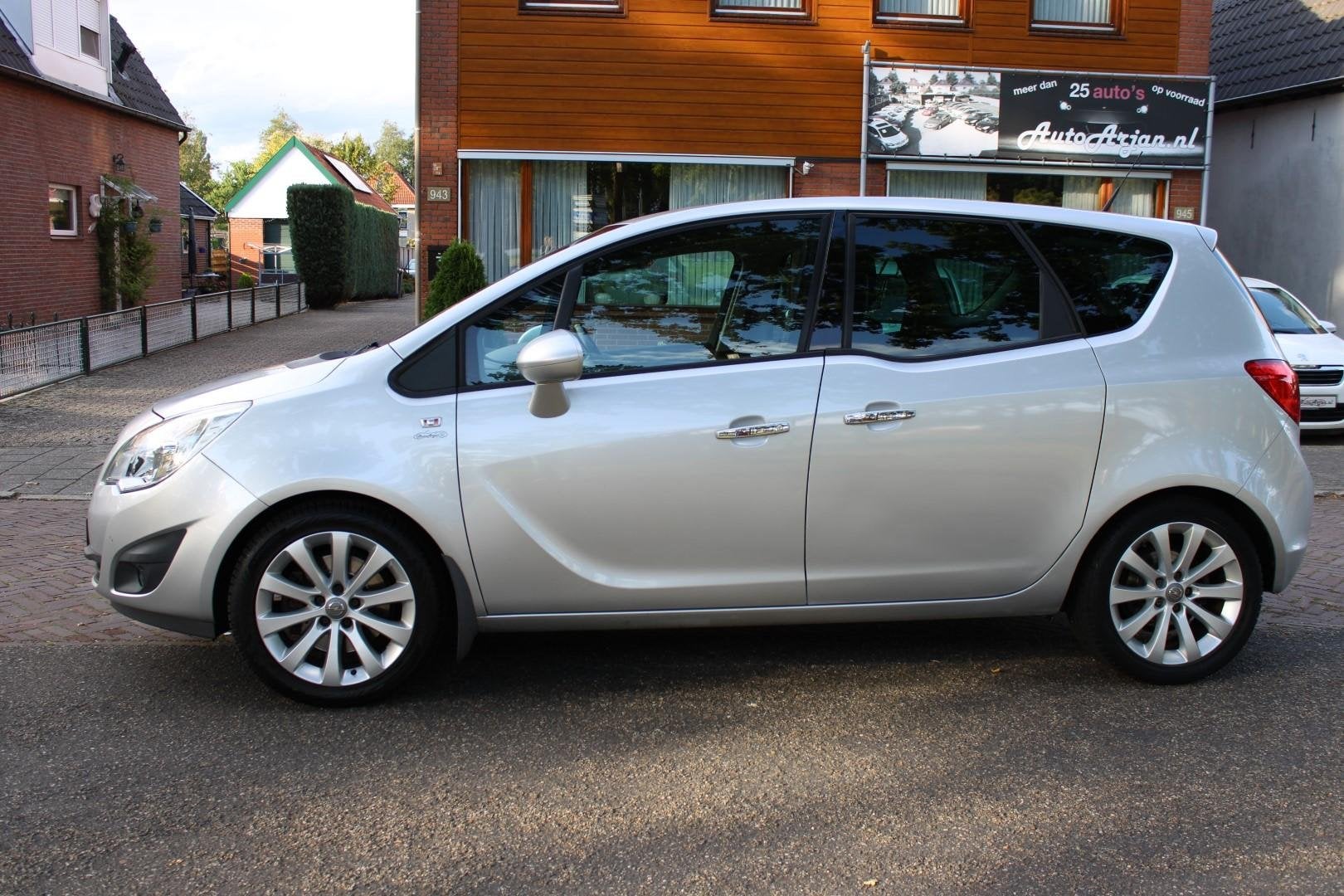Opel Meriva 1.4 Turbo Cosmo Cruise, Navigatie, Trekhaak, Nwe, Euro 5, Gebruikt, 680 kg, 4 cilinders