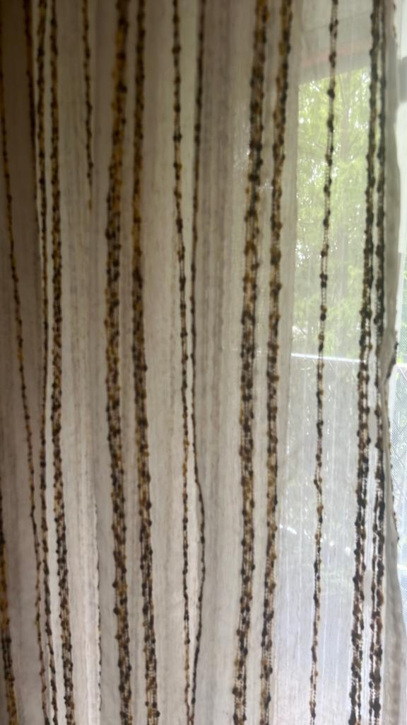 Vitrage beige, Huis en Inrichting, Stoffering | Gordijnen en Lamellen, Ophalen of Verzenden, Zo goed als nieuw, Beige, 200 cm of meer