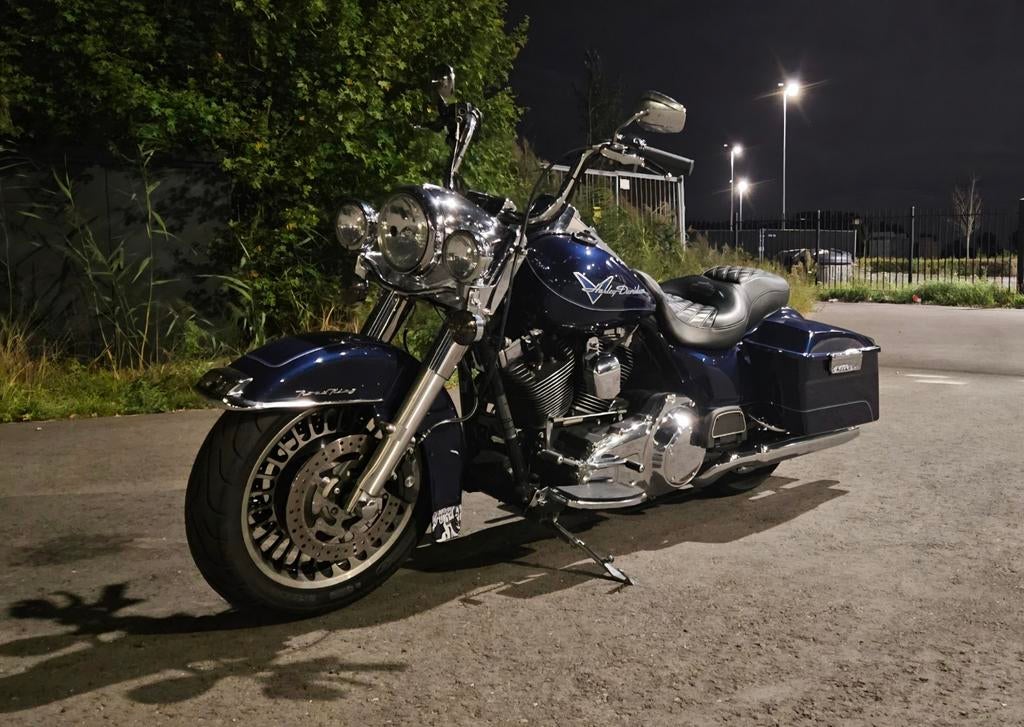 Harley Davidson Road King FLHR custom, Particulier, Toermotor